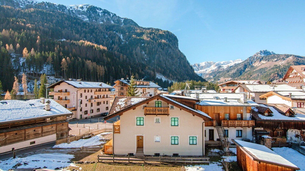 Canazei Apartment | Beautiful apartment for 6 people with WIFI, TV and terrace