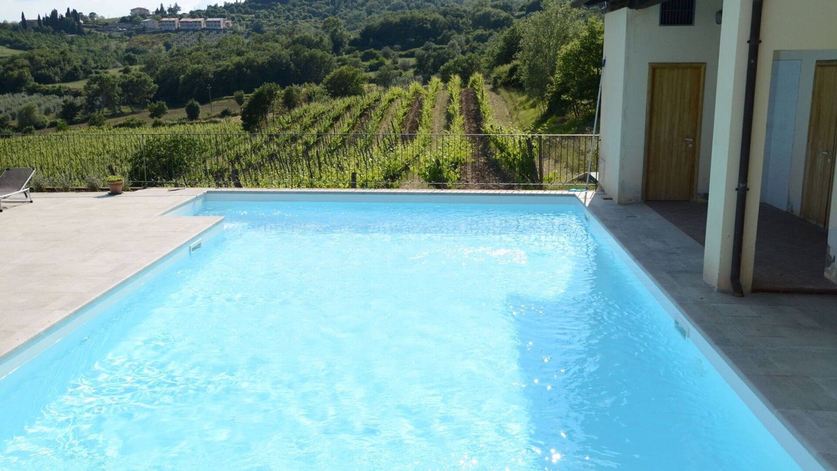 Capolona Apartment | Beautiful apartment for 6 guests with WIFI, pool, TV and pets allowed, close to Arezzo