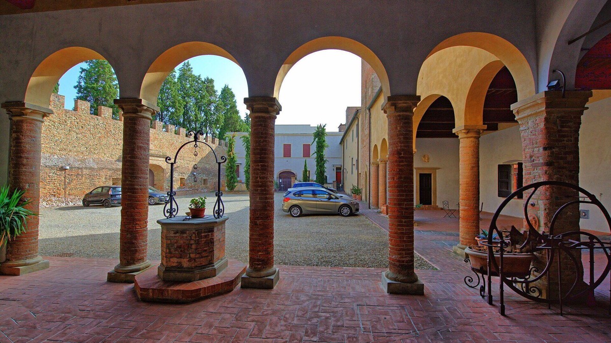 Certaldo Alto Apartment | Beautiful apartment for 4 people with WIFI, A/C, TV and panoramic view, close to San Gimignano