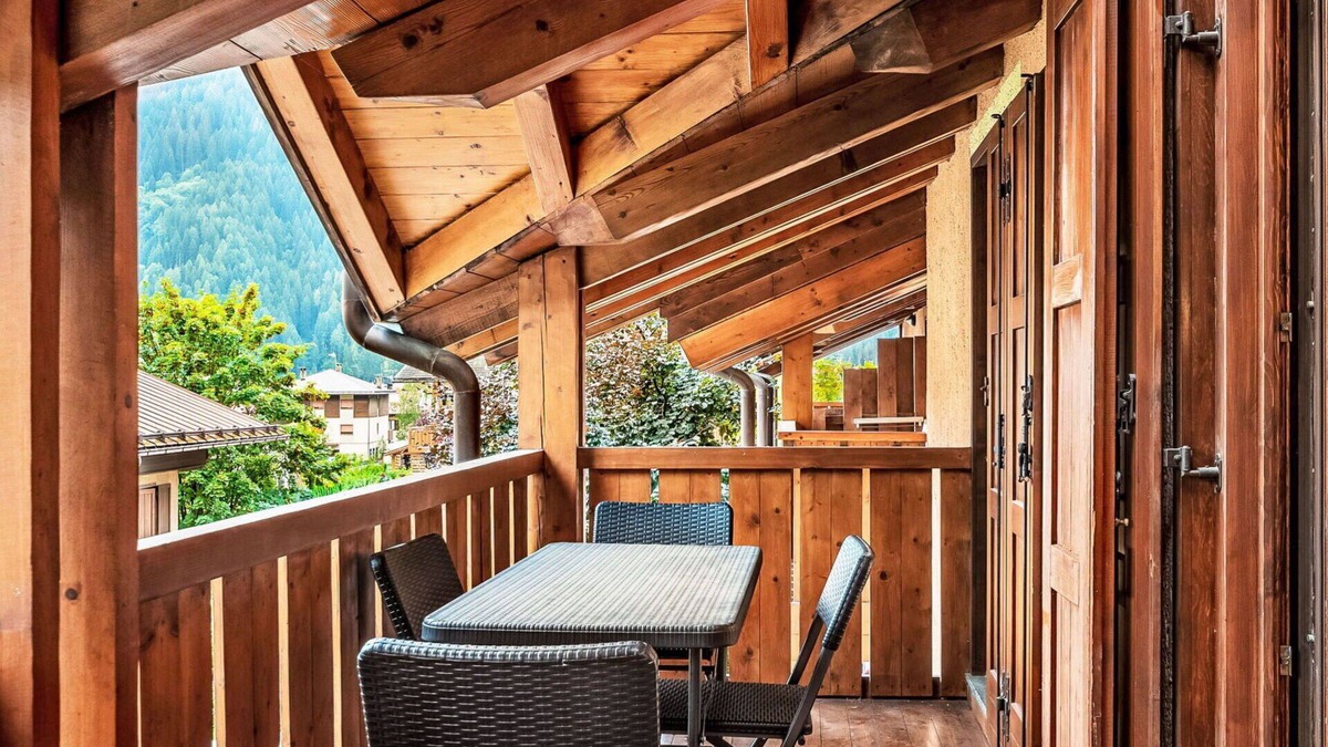 Pinzolo Apartment | Beautiful apartment for 6 people with WIFI, TV and patio