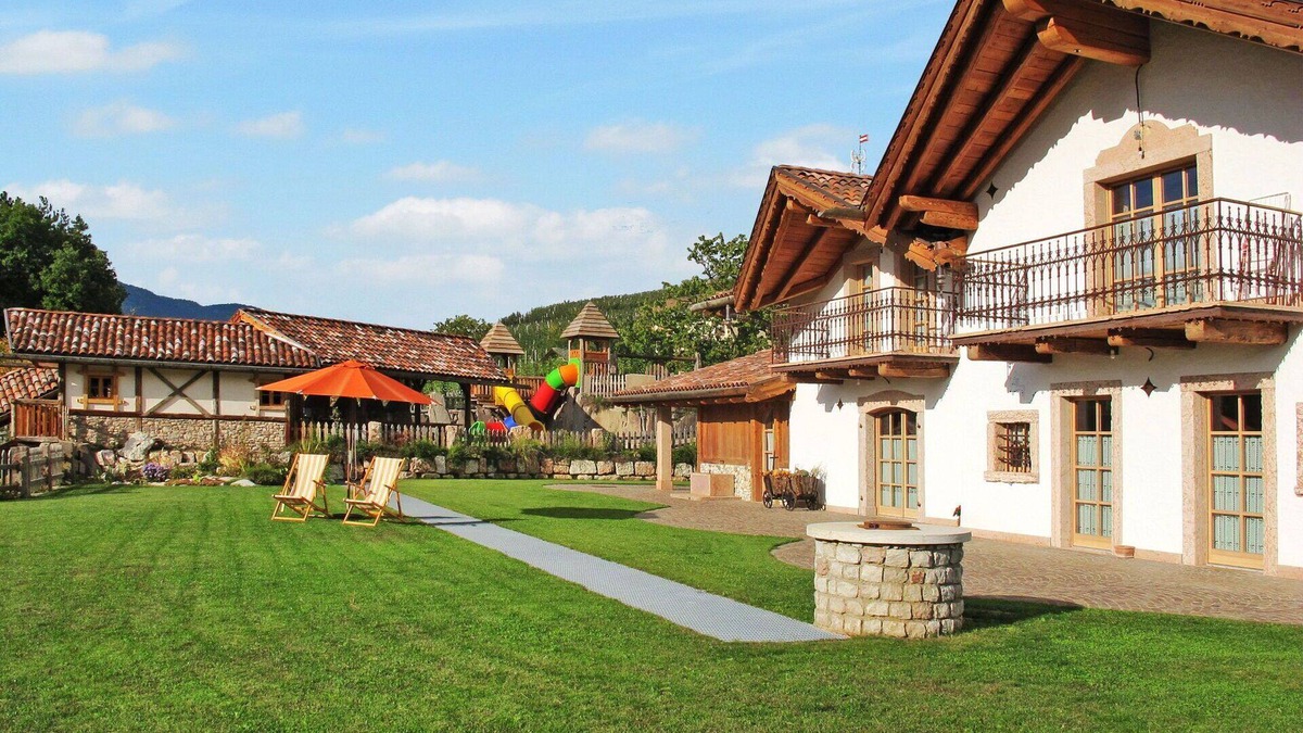 Coredo Apartment | Beautiful apartment for 6 people with WIFI, TV, balcony and pets allowed