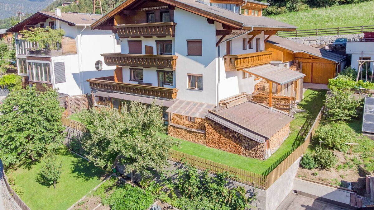 Kauns Apartment | Beautiful apartment for 10 guests with WIFI, TV, balcony, panoramic view and parking