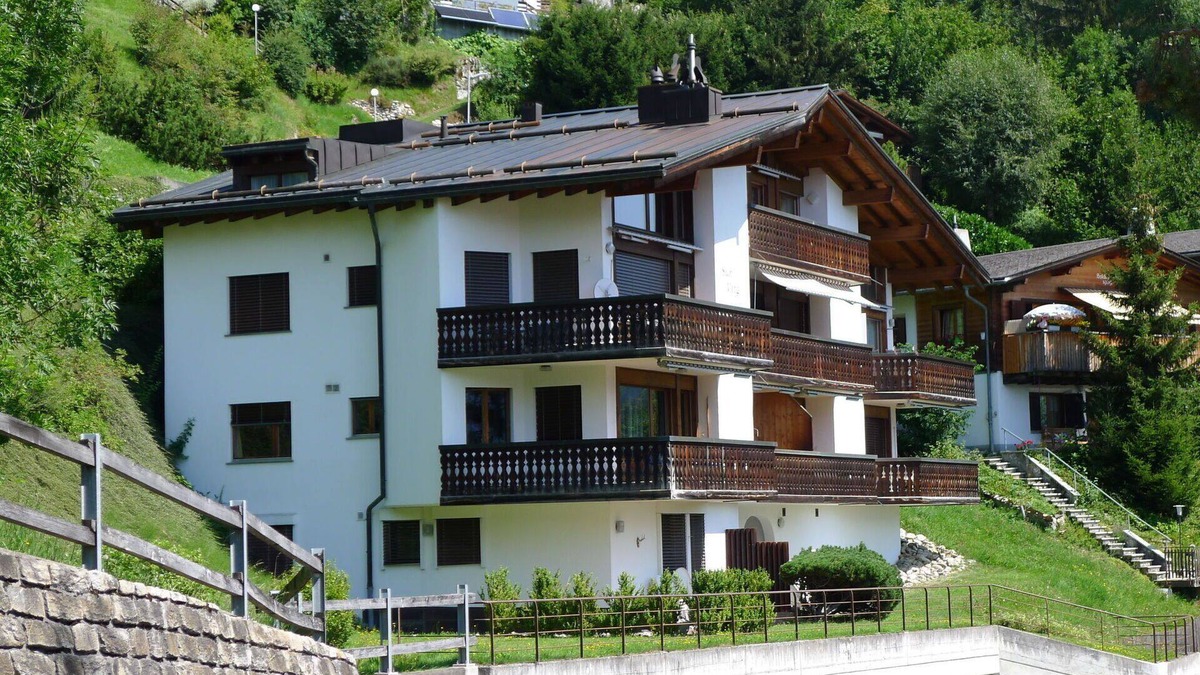 Laax Apartment | Beautiful apartment for 3 people with WIFI, TV, balcony and panoramic view
