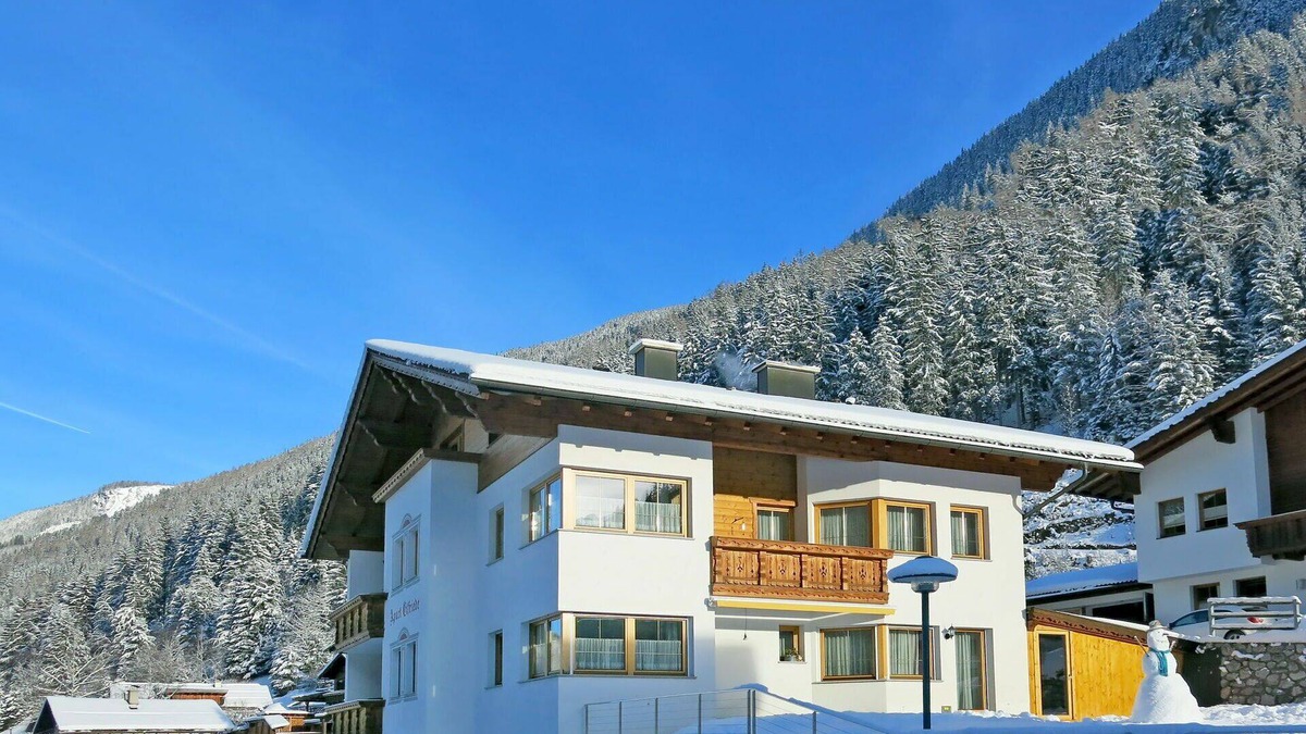 Kappl Apartment | Beautiful apartment for 5 guests with WIFI, TV and balcony