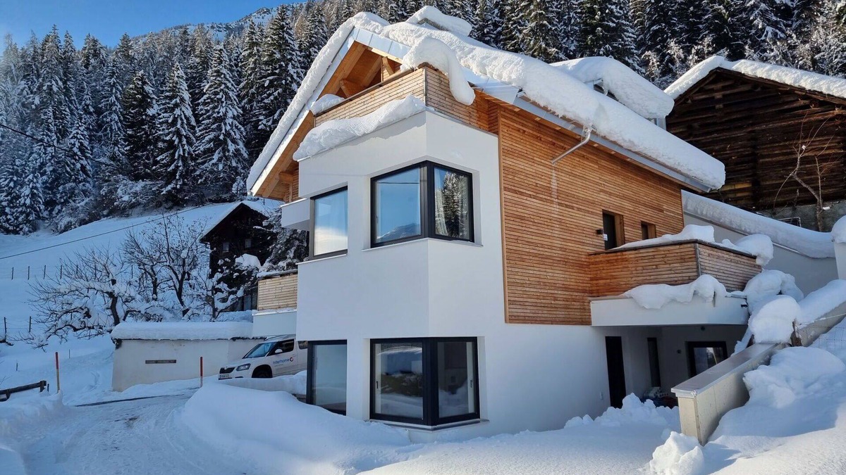 Landeck Apartment | Beautiful apartment for 4 guests with WIFI, TV, balcony and pets allowed