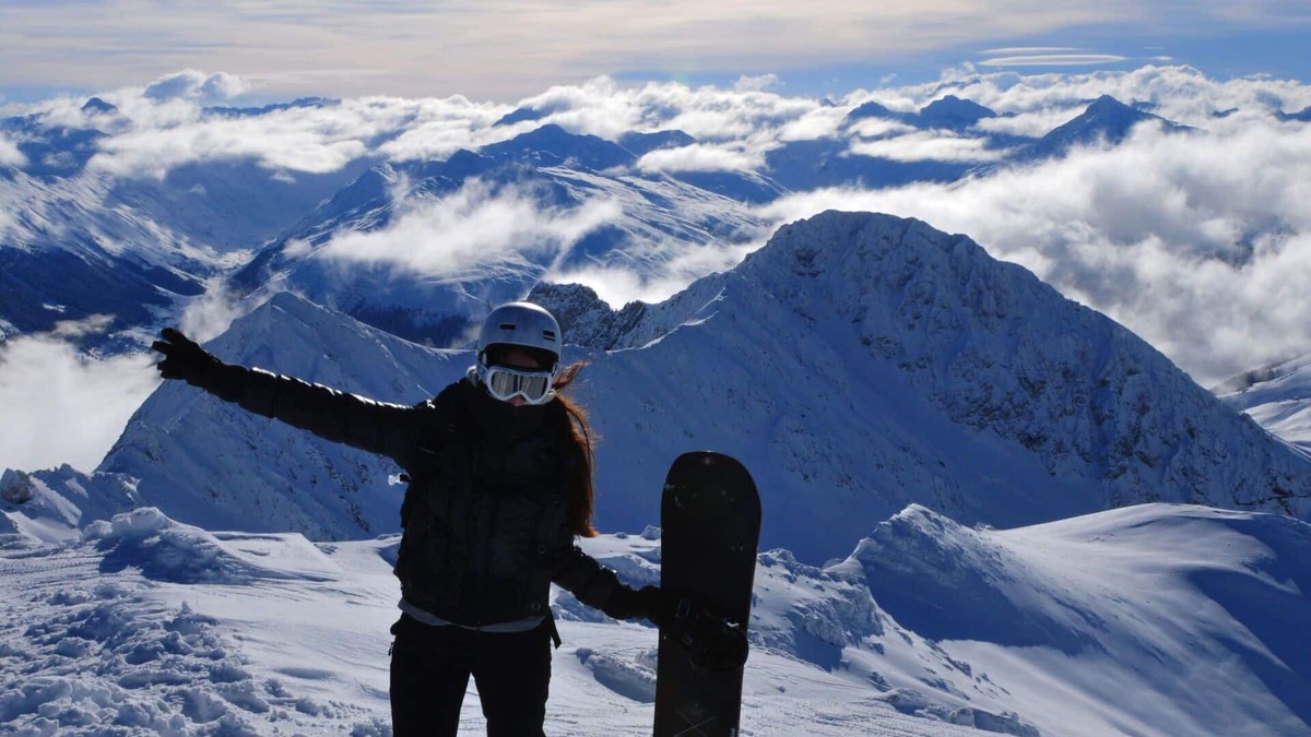 Davos-Dorf Apartment | Beautiful apartment for 4 guests with pool, WIFI, TV and balcony