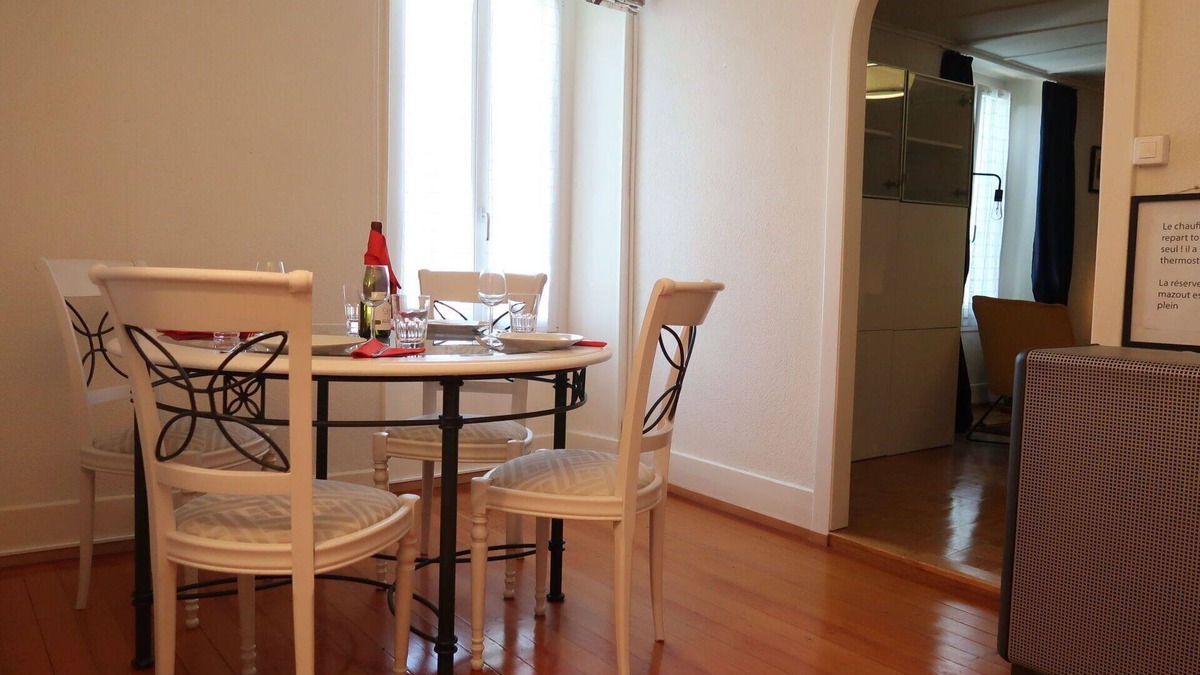 Villette Apartment | Beautiful apartment for 4 people with WIFI, TV, patio, pets allowed and parking