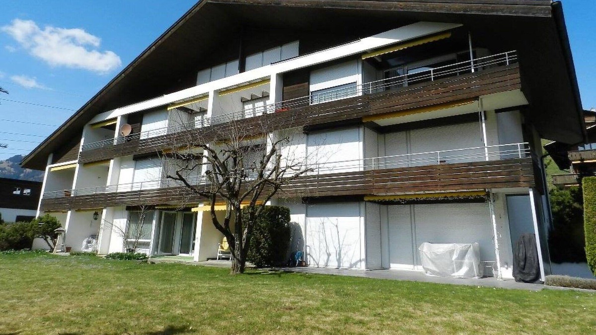 Saanen Apartment | Beautiful apartment for 2 people with WIFI, balcony, pets allowed and parking
