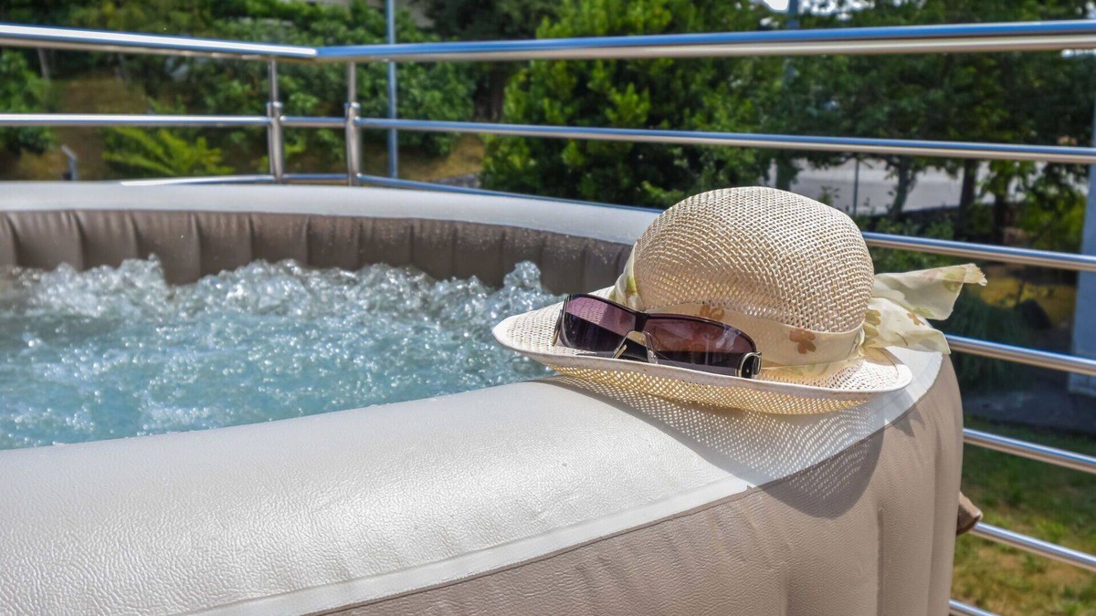 Buzet Apartment | Beautiful apartment for 5 guests with A/C, hot tub, WIFI, TV and terrace