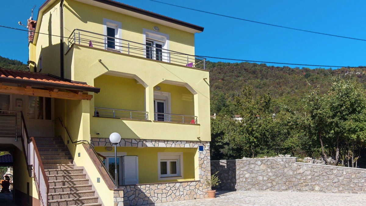 Martina Apartment | Beautiful apartment for 4 people with WIFI, A/C, TV and terrace
