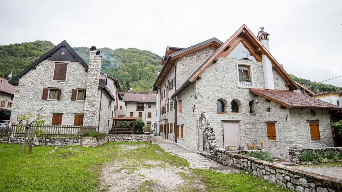 Barcis Apartment | Beautiful apartment for 5 people with WIFI, TV, patio, pets allowed and parking