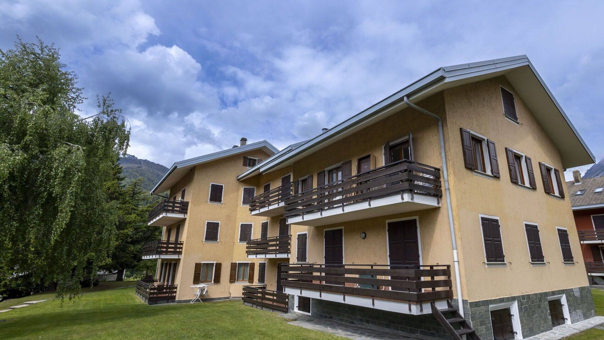 Bormio Apartment | Beautiful apartment for 6 guests with WIFI, TV, terrace and pets allowed
