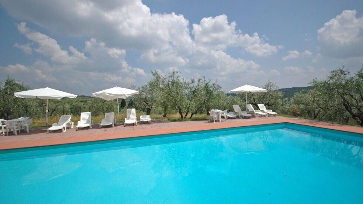 San Casciano in Val di Pesa Apartment | Beautiful apartment for 4 people with pool, WIFI, TV and parking, close to Florence