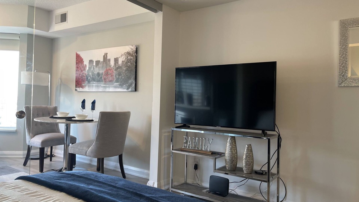 Bloor-Yorkville Apartment | Beautiful apartment , Fully furnished in the hart of Yorkville