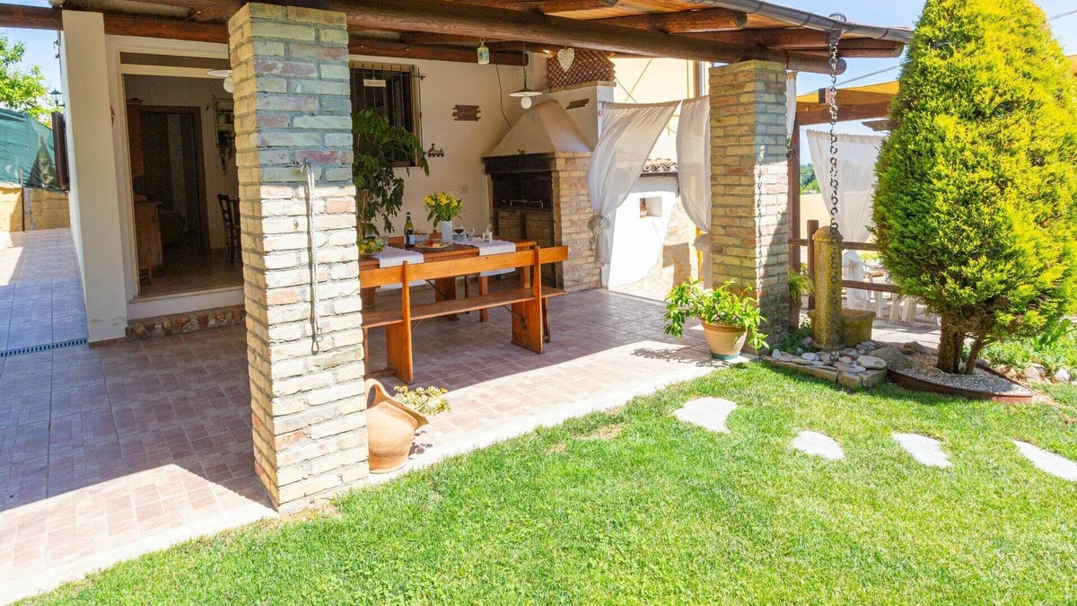 Lanciano House | Beautiful apartment in villa for 6 people with WIFI, A/C, TV, terrace and parking