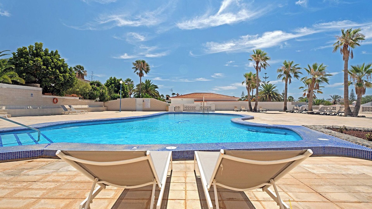 Las Rosas Apartment | Beautiful Apartment in Costa Silencio with Pool, Wi-Fi, Garden & Terrace