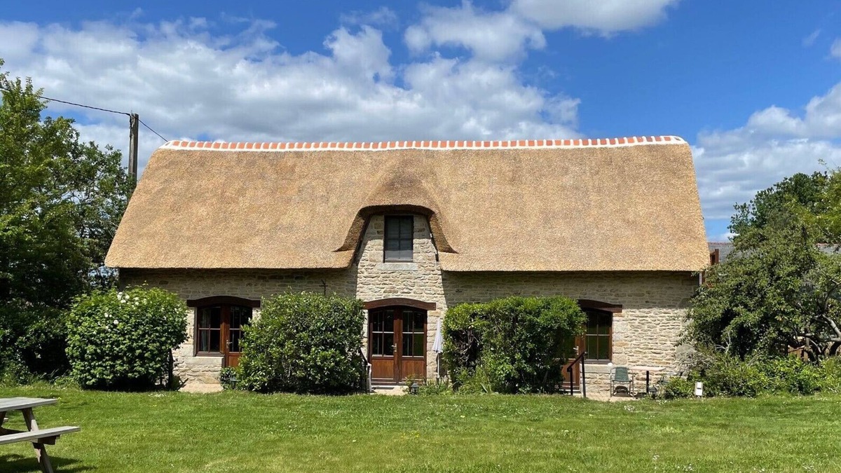 Plomeur Cottage | Beautiful apartment in a renovated farmhouse.