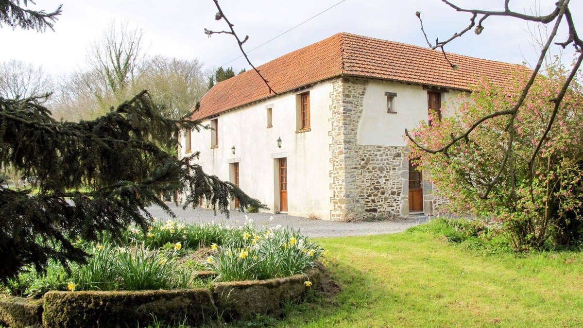 Savigny House | Beautiful apartment in villa for 3 people with WIFI, TV, patio and pets allowed