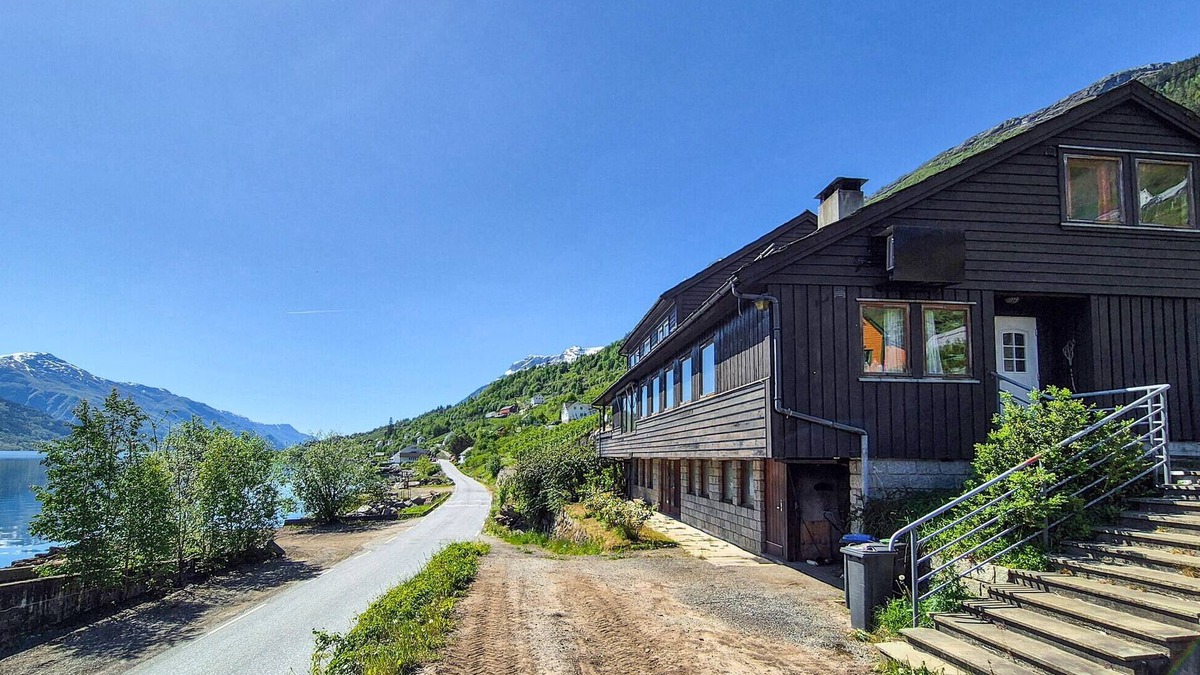 Ullensvang Apartment | Beautiful apartment in Grimo with WiFi
