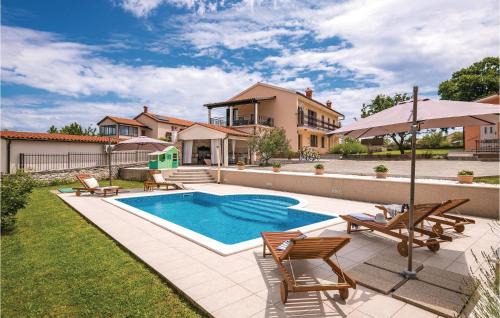 Hrboki Apartment | Beautiful Apartment In Hrboki With Wifi