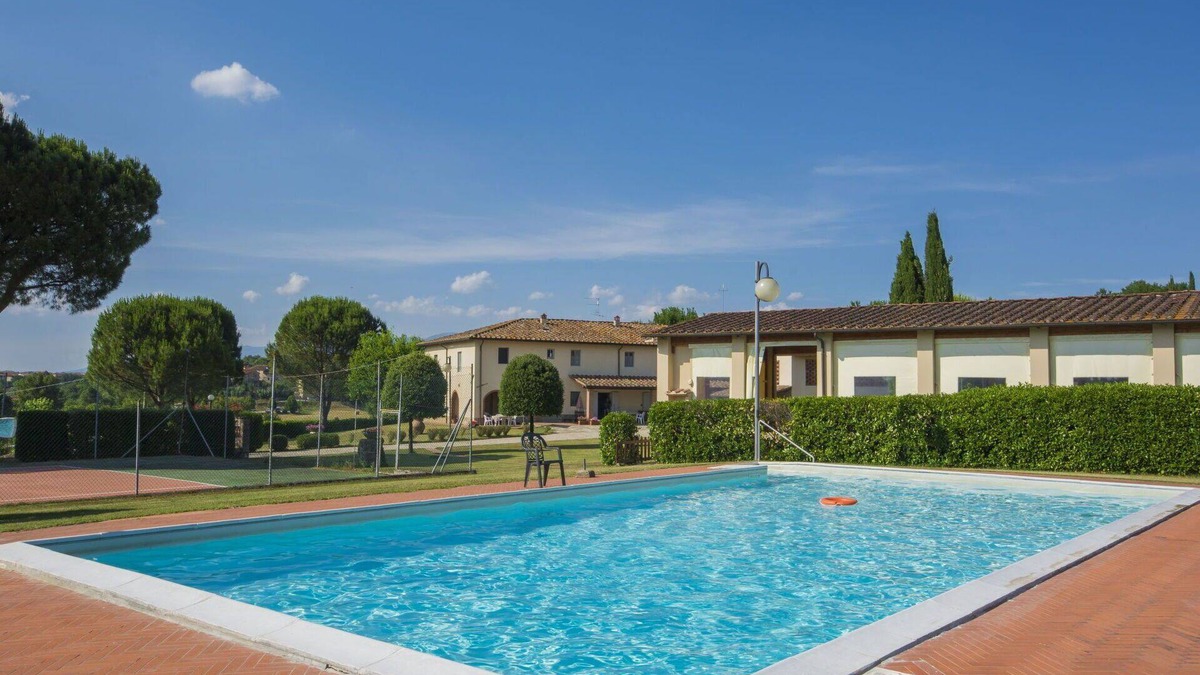 Bucine Villa | Beautiful apartment in villa for 7 guests with pool, WIFI, TV and pets allowed