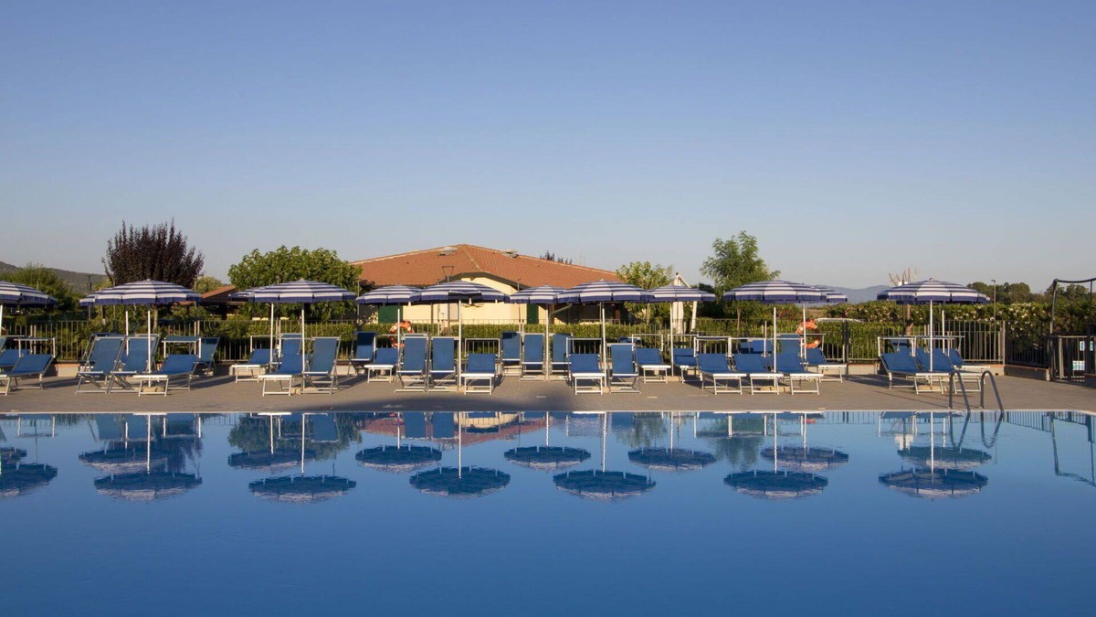 Riotorto House | Beautiful apartment in villa for 6 guests with internet, pool, TV, terrace, pets allowed and par.
