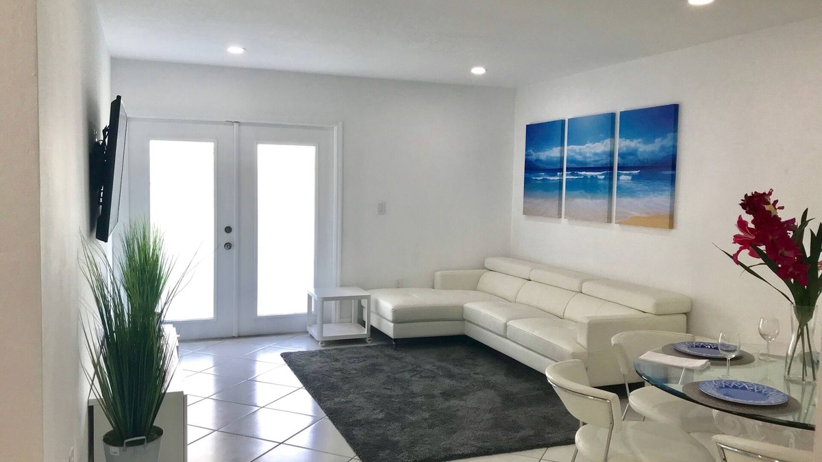 The Crossings Condo | Beautiful Apartment in Miami—-Shamrock Kendall