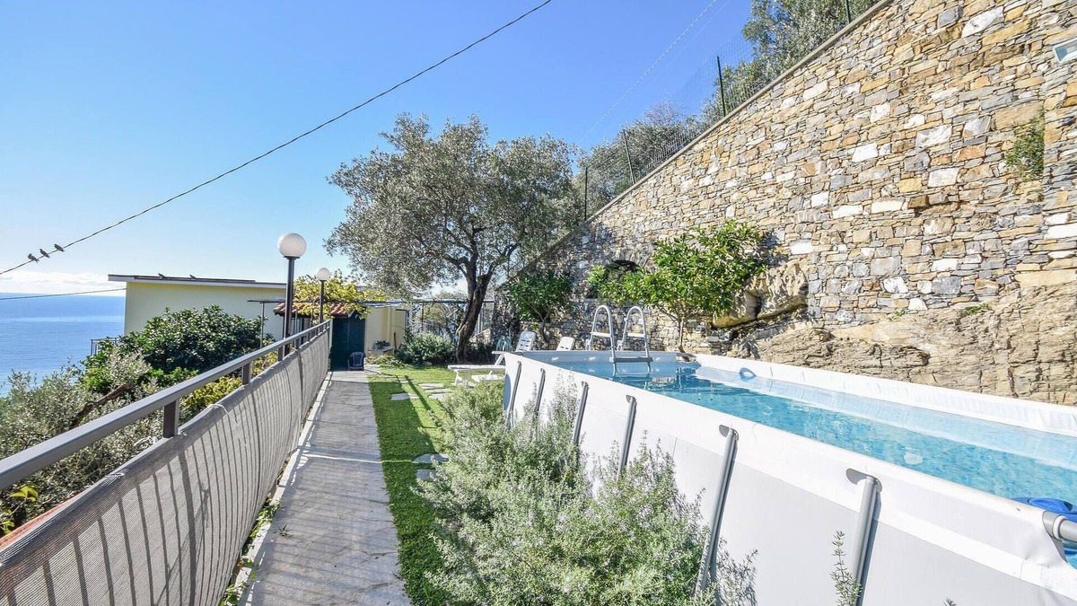 Recco Apartment | Beautiful apartment in Recco with WiFi