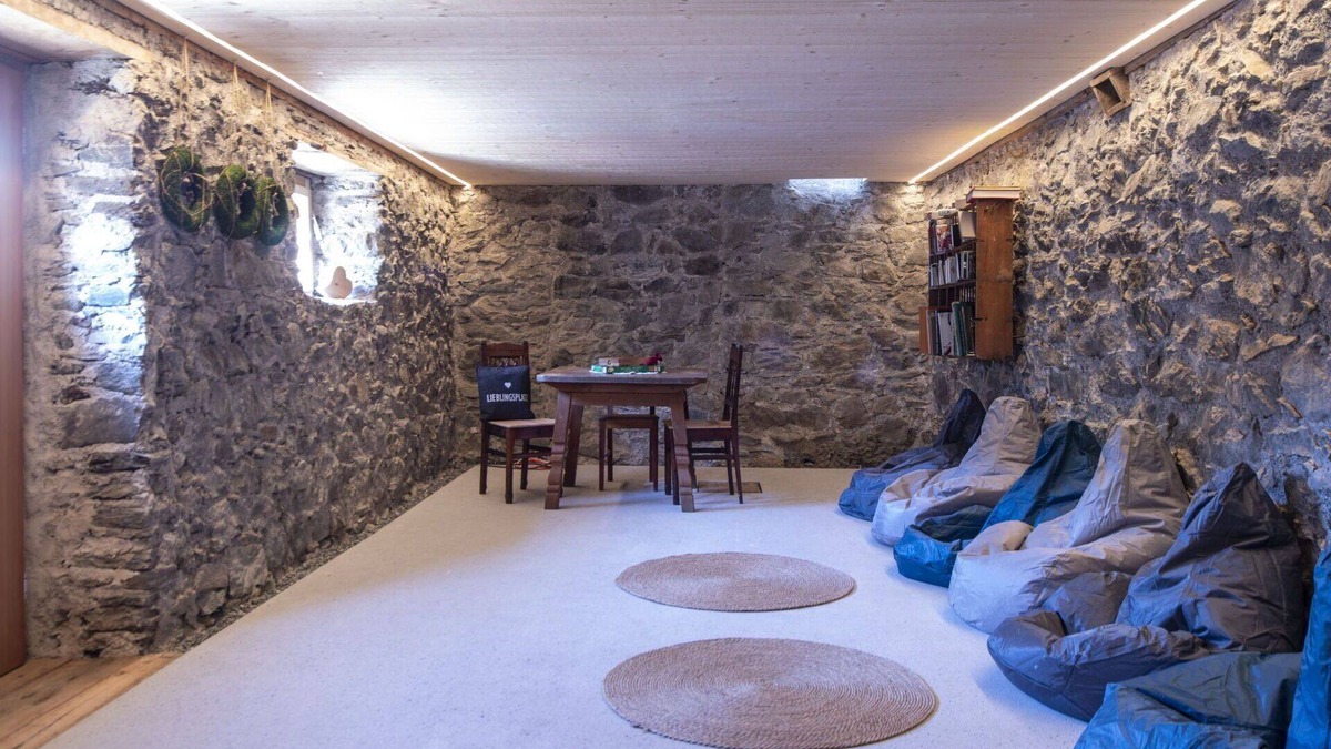 Kauns Villa | Beautiful apartment in villa for 8 people with WIFI and terrace