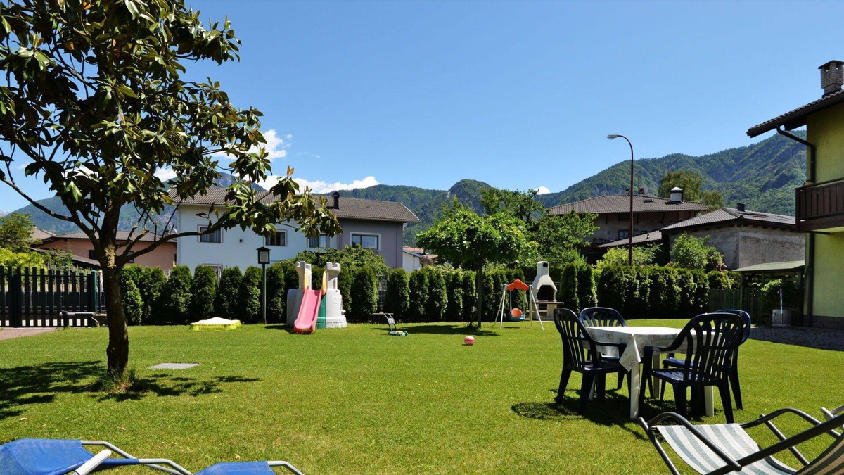 Caldonazzo Apartment | Beautiful apartment for 6 guests with WIFI, TV, patio, pets allowed and parking