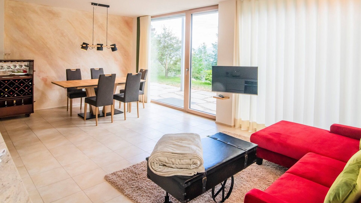 San Genesio Atesino Apartment | Beautiful apartment with glass front and mountain panorama - near Bolzano