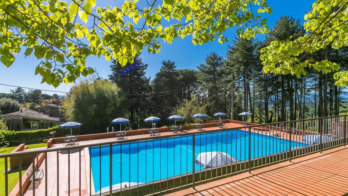 San Vivaldo Villa | Beautiful apartment in villa for 4 guests with WIFI, pool, TV, terrace and pets allowed