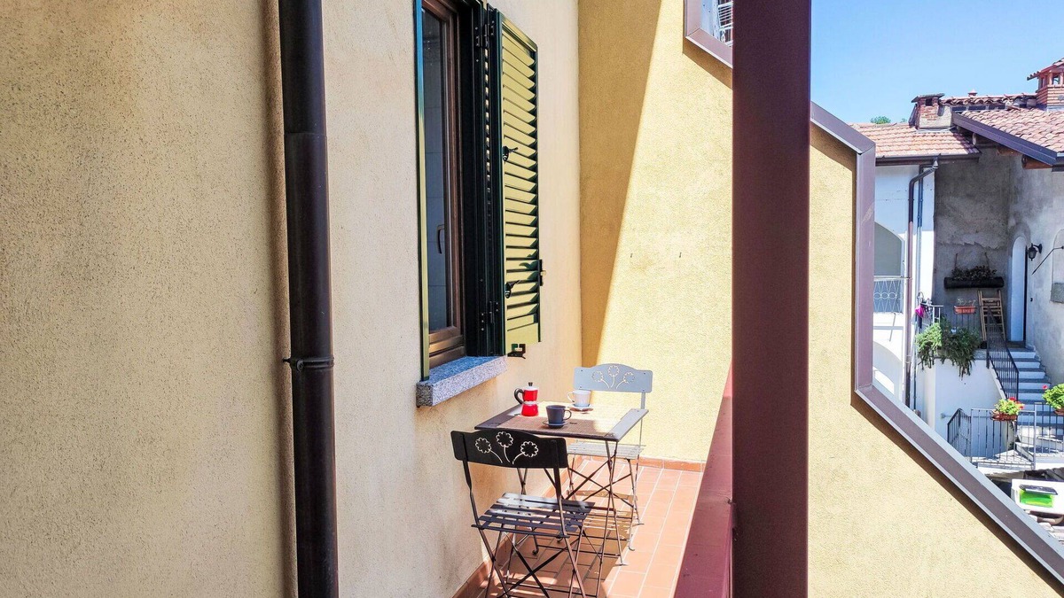 Rovellasca Apartment | Beautiful apartment for 4 people with WIFI, A/C, TV and balcony