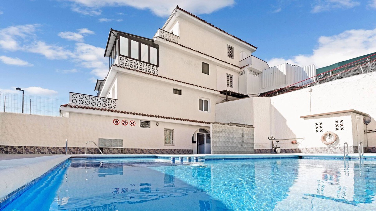 Las Rosas Apartment | Beautiful Apartment La Marina with Mountain View, Wi-Fi