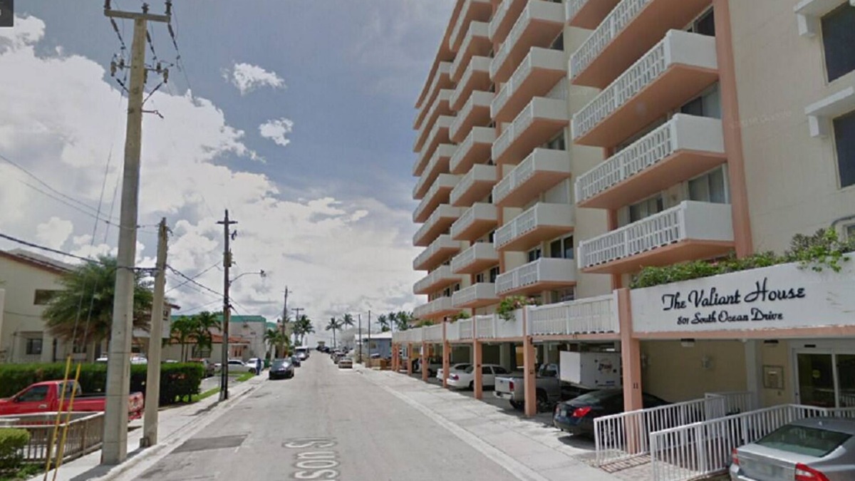 Hollywood South Central Beach Condo | Beautiful apartment on the beach. Look at the sea from your balcony .