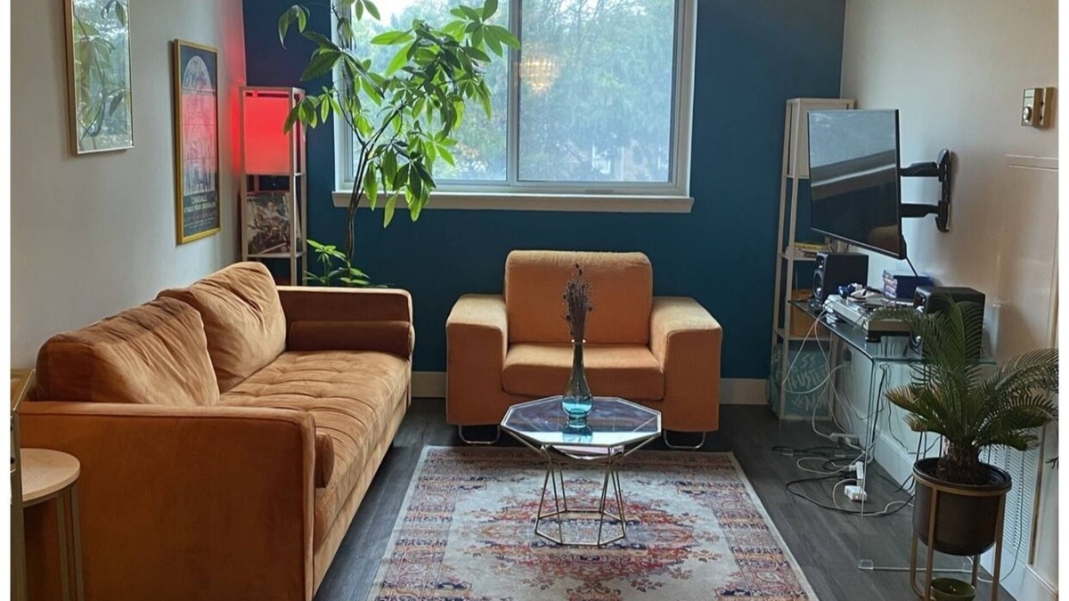 Parkdale Apartment | Beautiful Apartment on Queen West