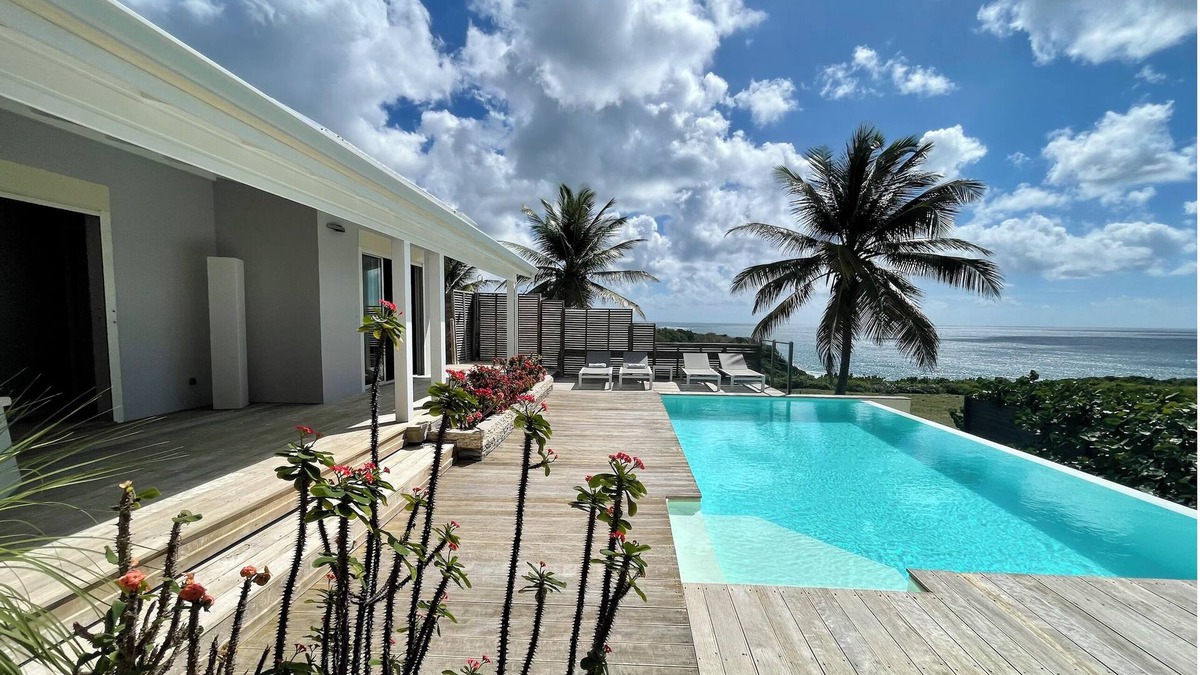 Sainte-Anne Villa | Beautiful architect in an exceptional villa with a sea view 180 °