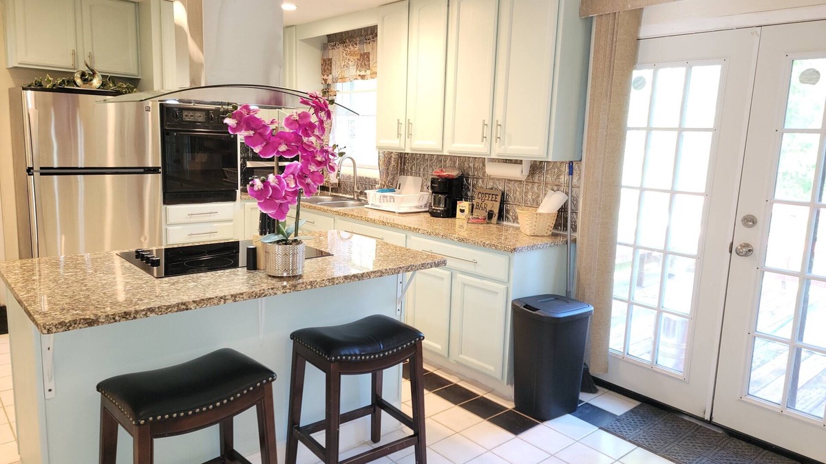 Atlanta House | Beautiful Atlanta Georgia 3bd Ranch 11Mins HartsField Jackson! 15mins Downtown