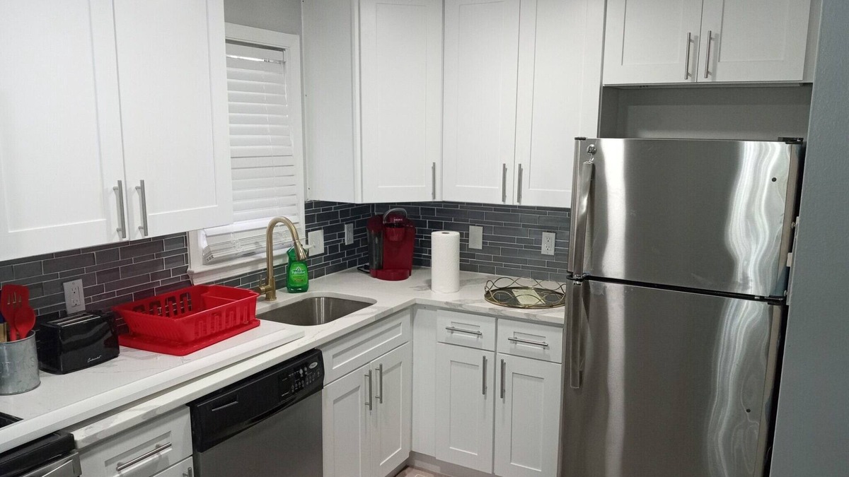 Overlea House | Beautiful Baltimore County home 15 minutes from Inner harbor