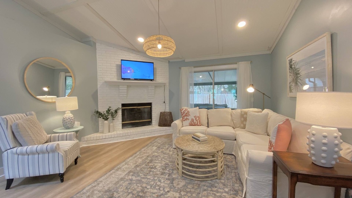 Fernandina Beach Cottage | Beautiful beach cottage 1/2 mile to the Sandy Shore!