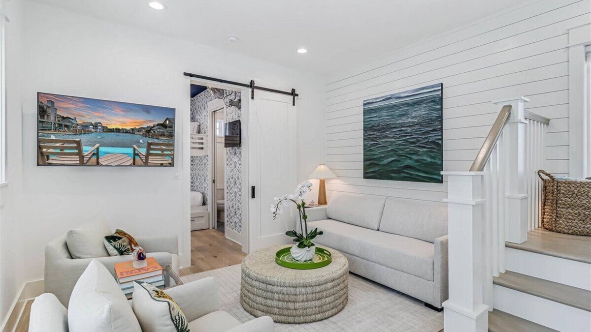 Cinnamon Shore Cottage | Beautiful Beach Cottage in Elegant Design w/20+ Amenities Access