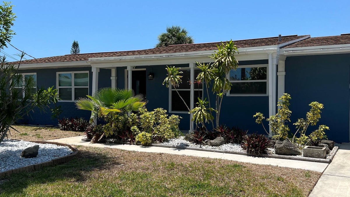 South Patrick Shores House | Beautiful beach house with spacious living.