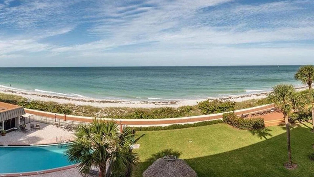 Belleair Beach Condo | Beautiful Beachfront Getaway