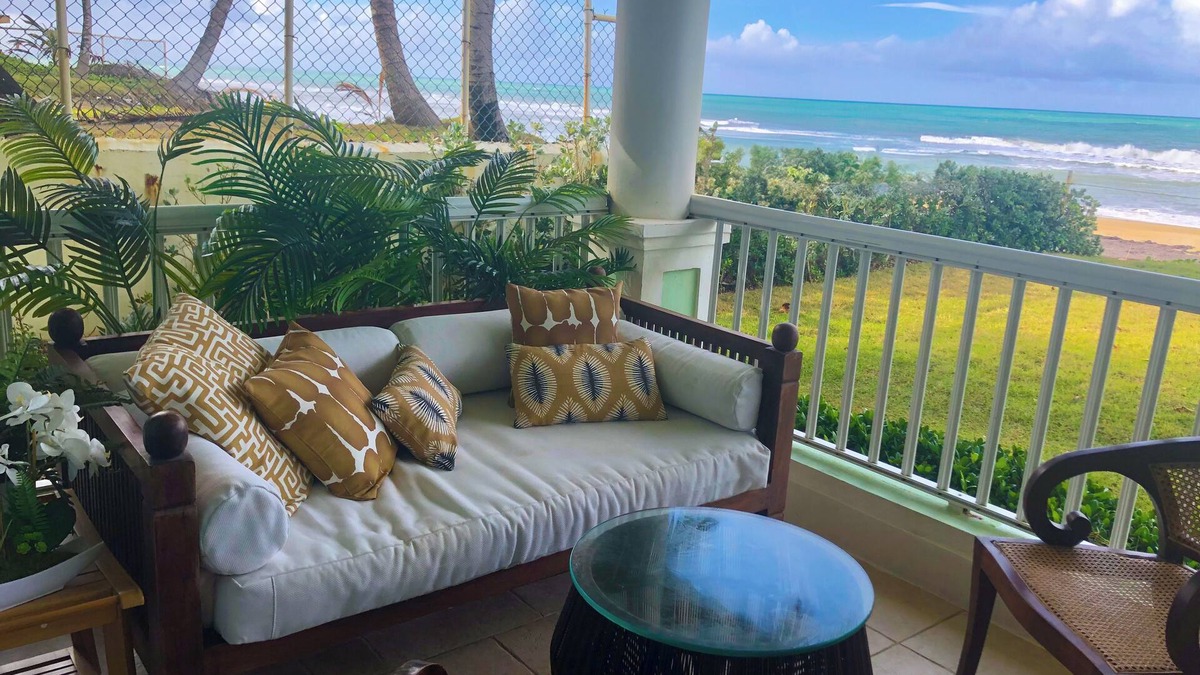 Cabarete Condo | Beautiful BEACHFRONT condo, close to all the shops/restaurants.