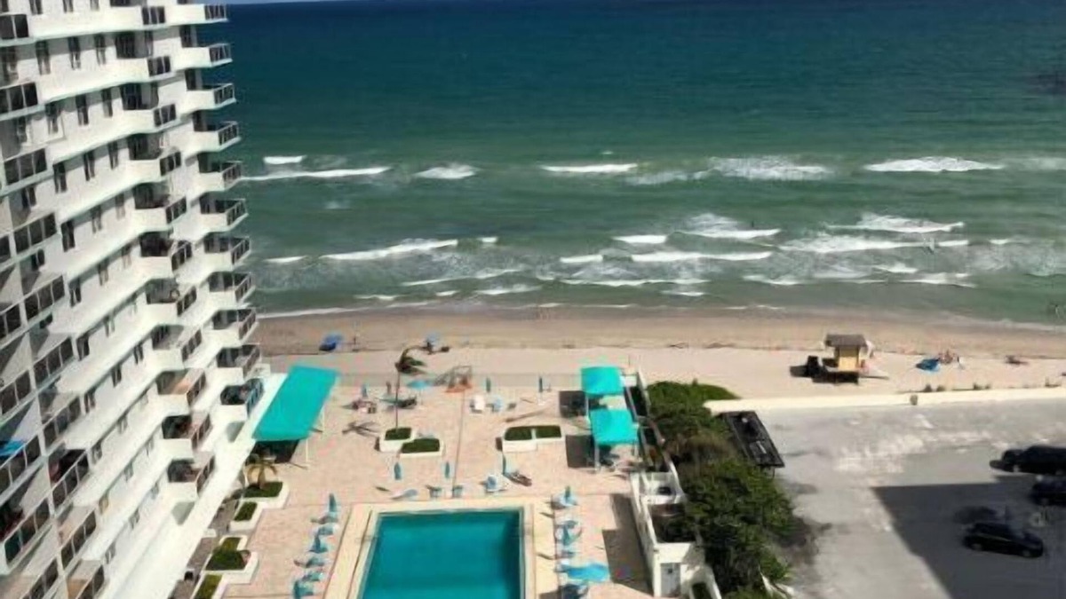 Hollywood South Central Beach Apartment | Beautiful beachfront condo 2-2 split plan with ocean front views. Free Parking