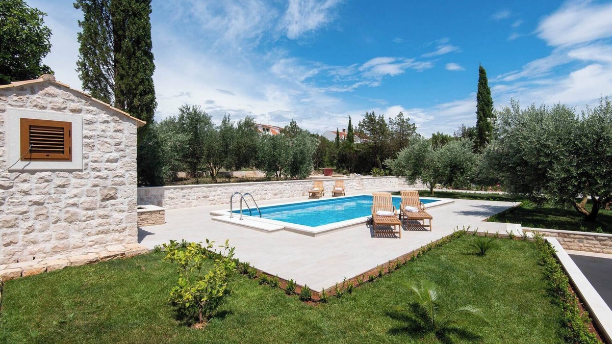 Loviste Villa | Beautiful beachfront Villa with swimming pool!