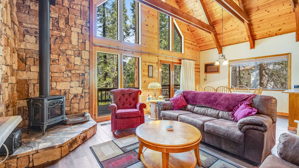 Arnold Cabin | Beautiful Blue Lake Springs cabin with fireplace, deck, and private W/D