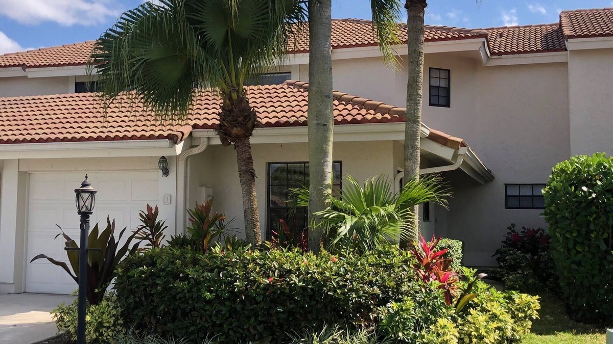 Hamptons at Boca Raton House | Beautiful Boca Home for Snowbirds & Families enjoy the pool pickleball & tennis