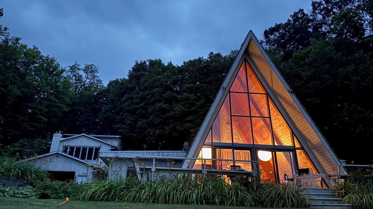Luck House | Beautiful Bone Lake A-Frame
