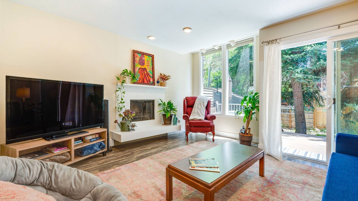 Lower Arapahoe House | Beautiful Boulder Townhome: Walk to CU & Pearl St!